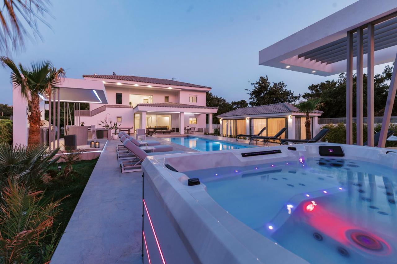 M Mansion *