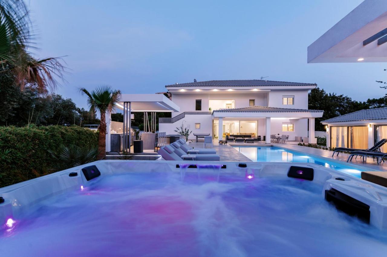 Villa M Mansion *