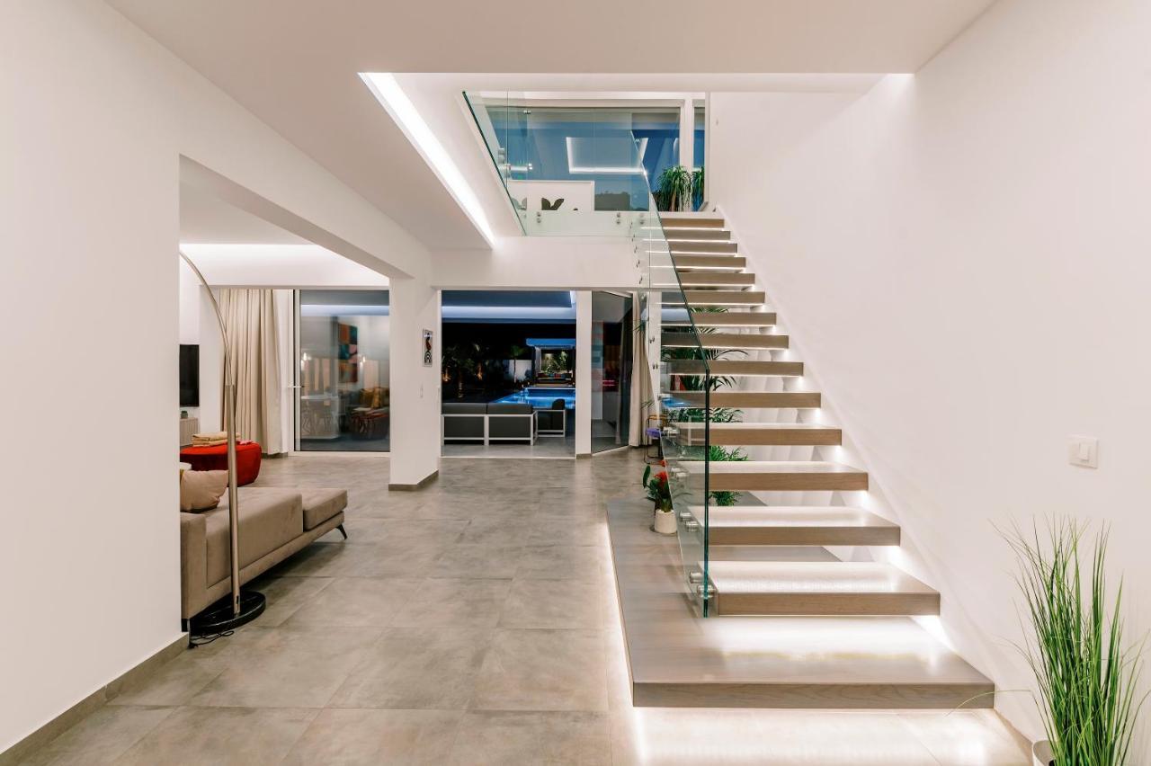 M Mansion Villa Pefki